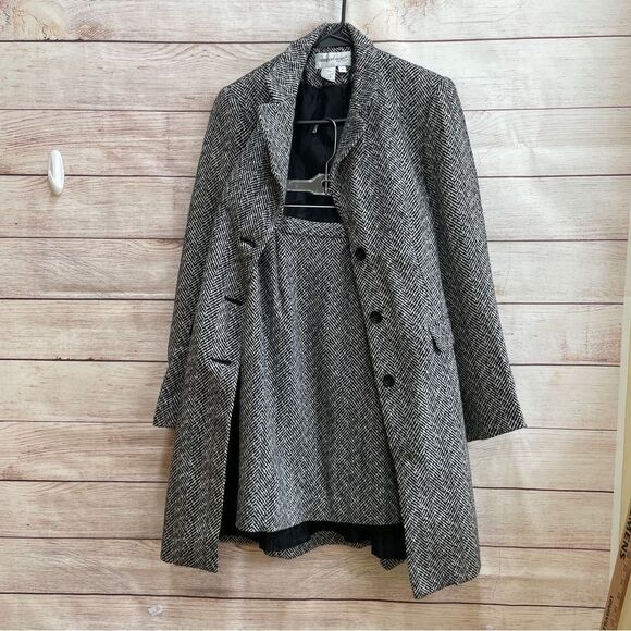 VINTAGE NEWPORT NEWS WOOL HERRINGBONE COAT AND SKIRT SET - Picture 1 of 12